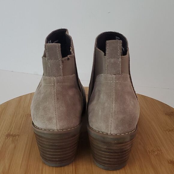 Me Too Womens Zarita 14 Taupe Suede Booties Ankle Boots Shoes 7.5M - Picture 4 of 10